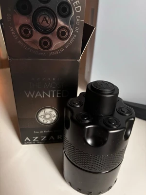 Azzaro The Most Wanted EdP - Azzaro The Most Wanted Eau de Parfum Intense, 100 ml. Köpt för 659 och har endast tagit några sprut men tyckte den var för manlig för mig