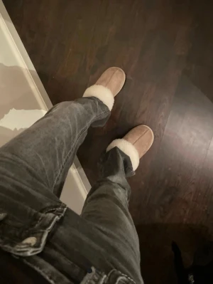 Gråa jeans - Fina jeans från Gina 