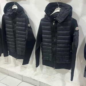 Moncler Cardigan  - Svart moncler cardigans inne Str S och M
