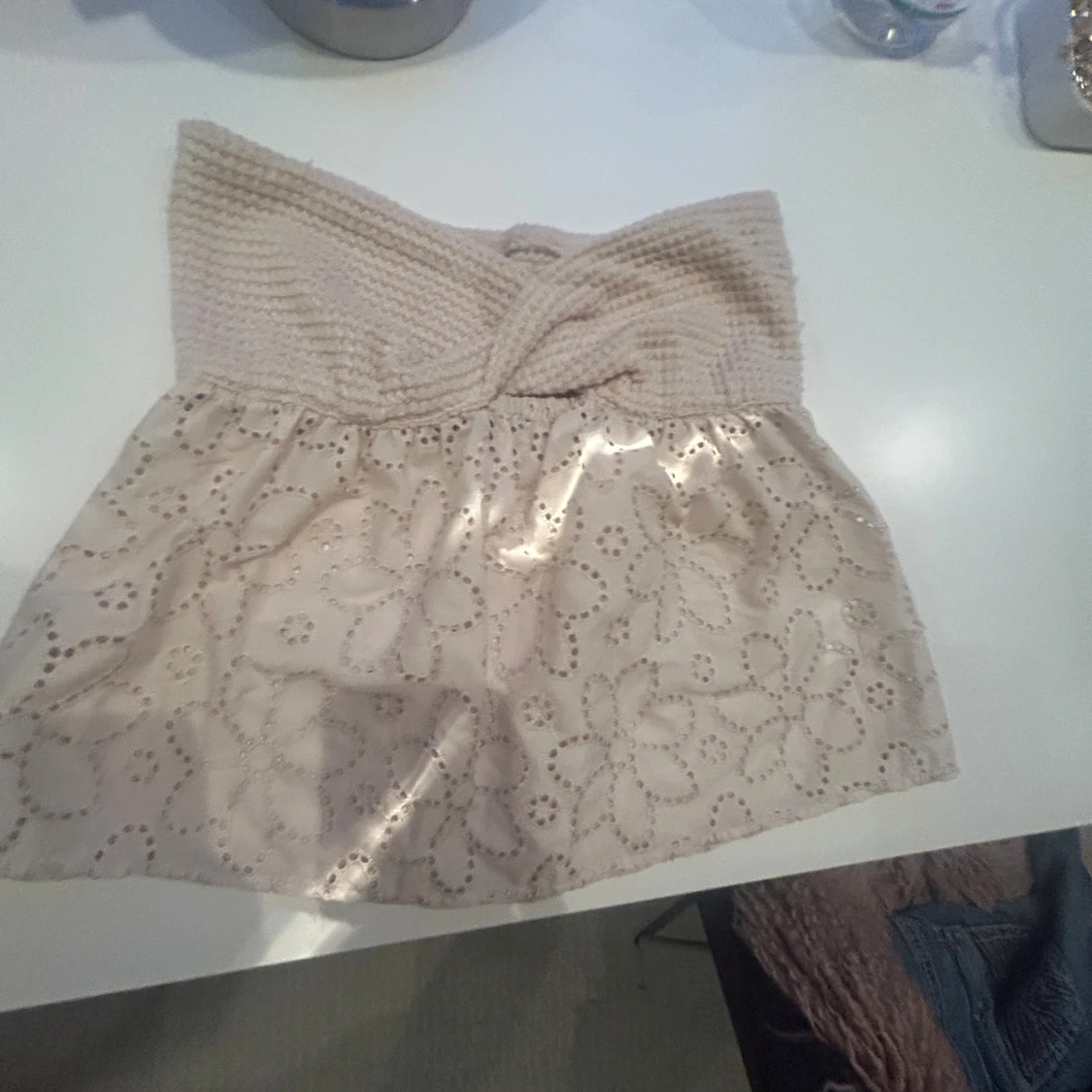 Beige tubtopp med spets 