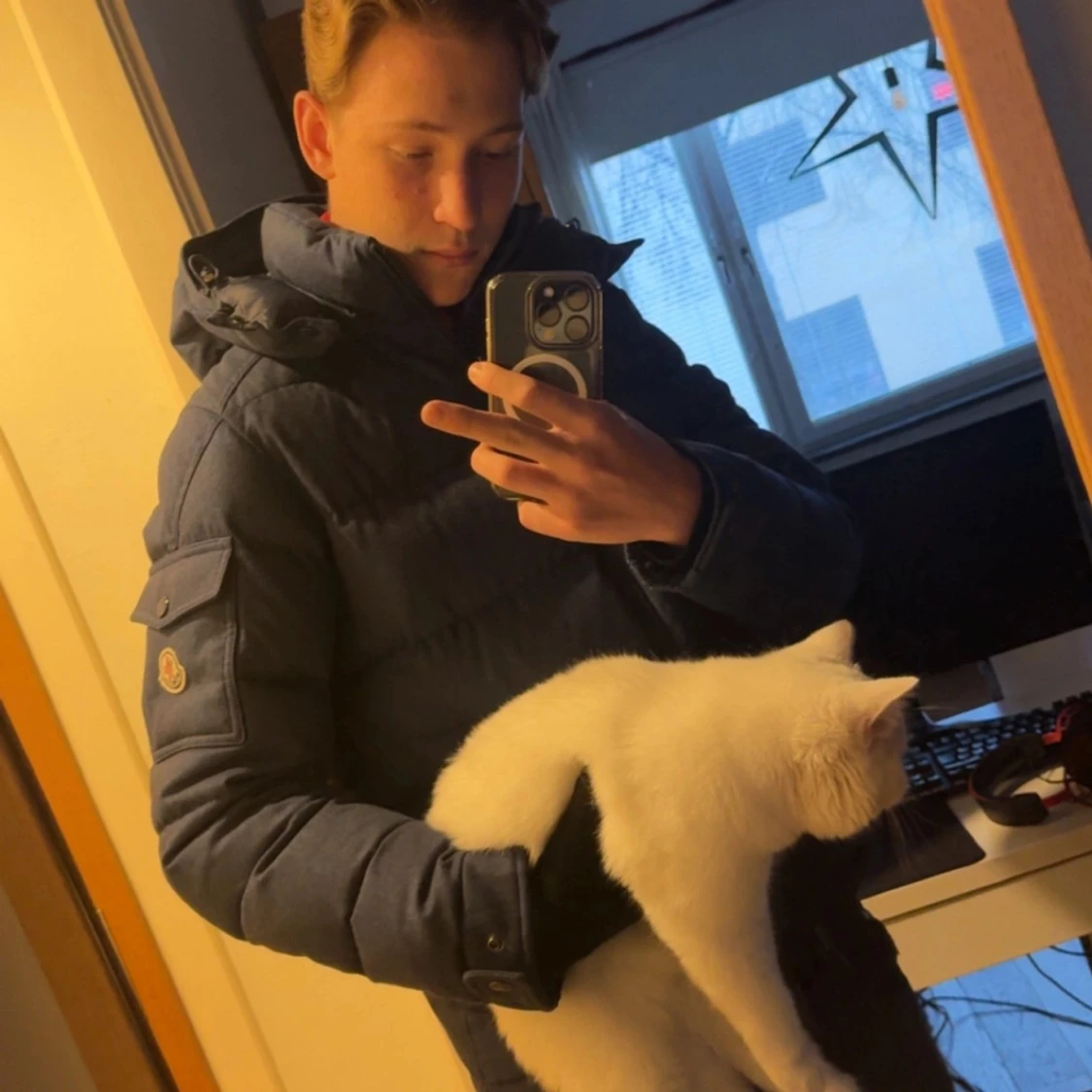 Mörkblå dunjacka från Moncler  - 91