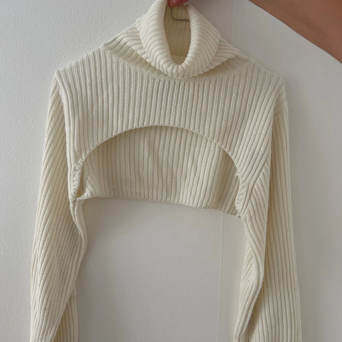 Ribbad croppad polotopp i beige