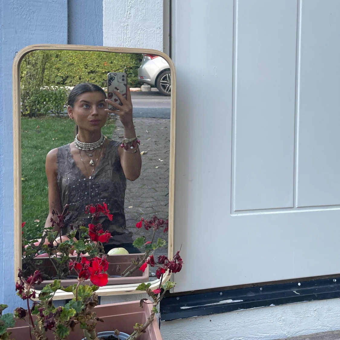 Grå spetsig linnetopp med paljetter