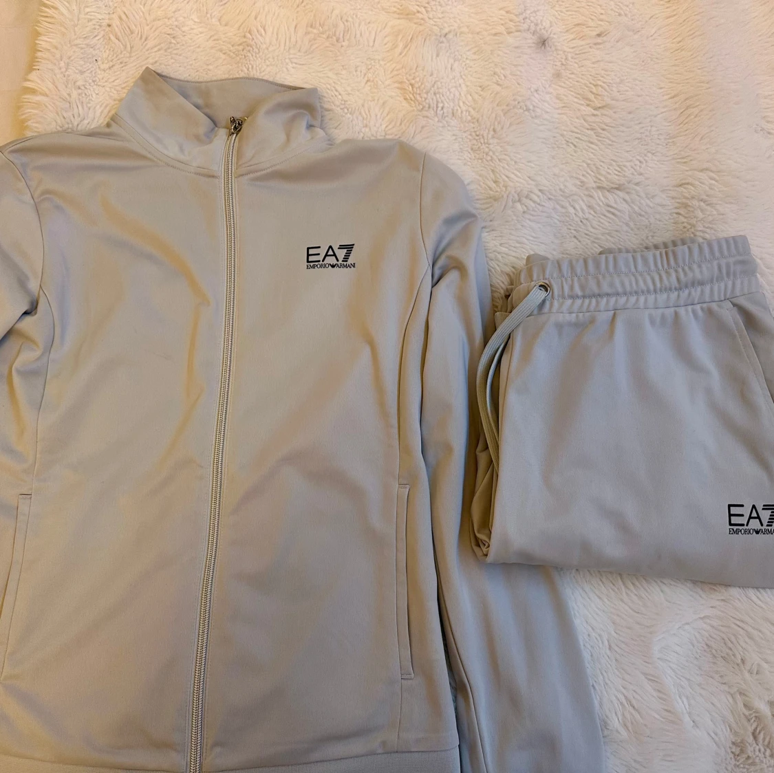 Ljusgrå/Ljusblå ziptröja från EA7 Emporio Armani - 3