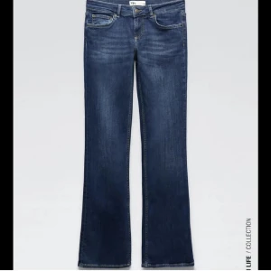 Lågmidjade jeans från Zara - Sparsamt använda. ☀️vid intresse är det bara att dma 