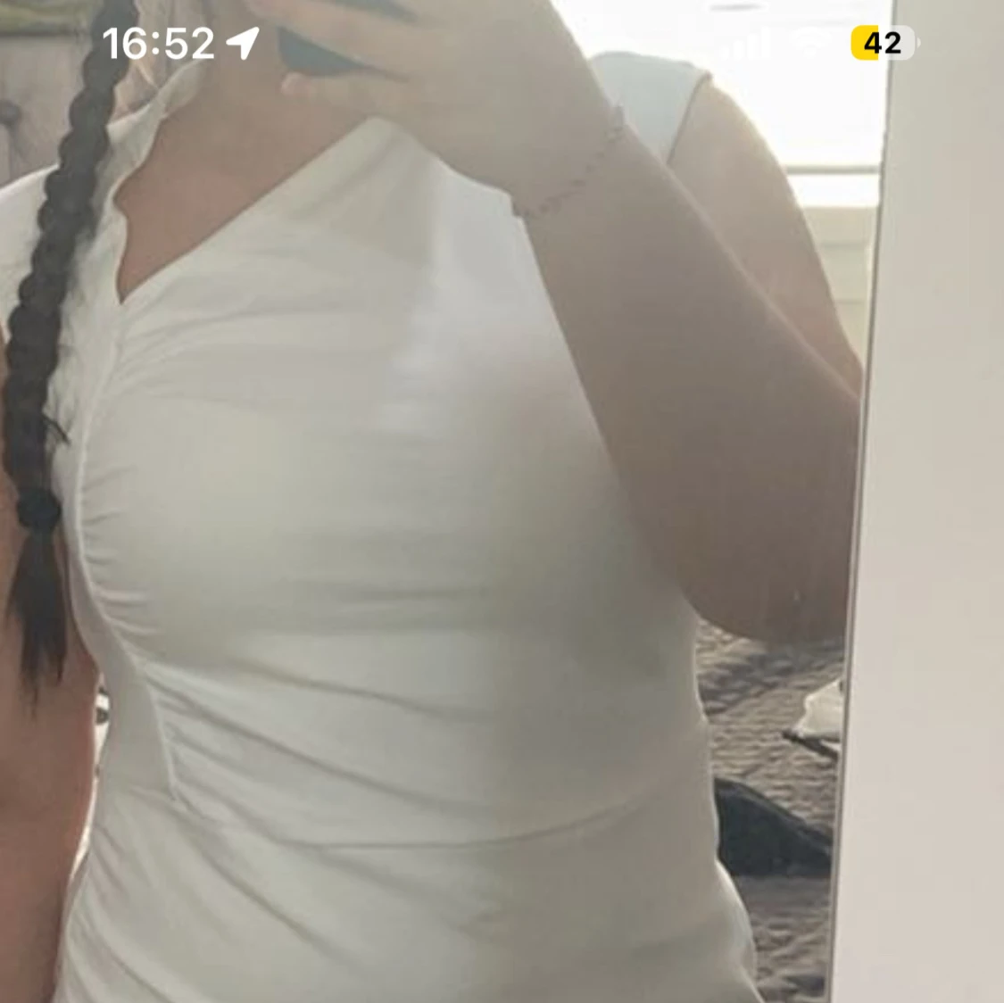 Vit omlottklänning med slits