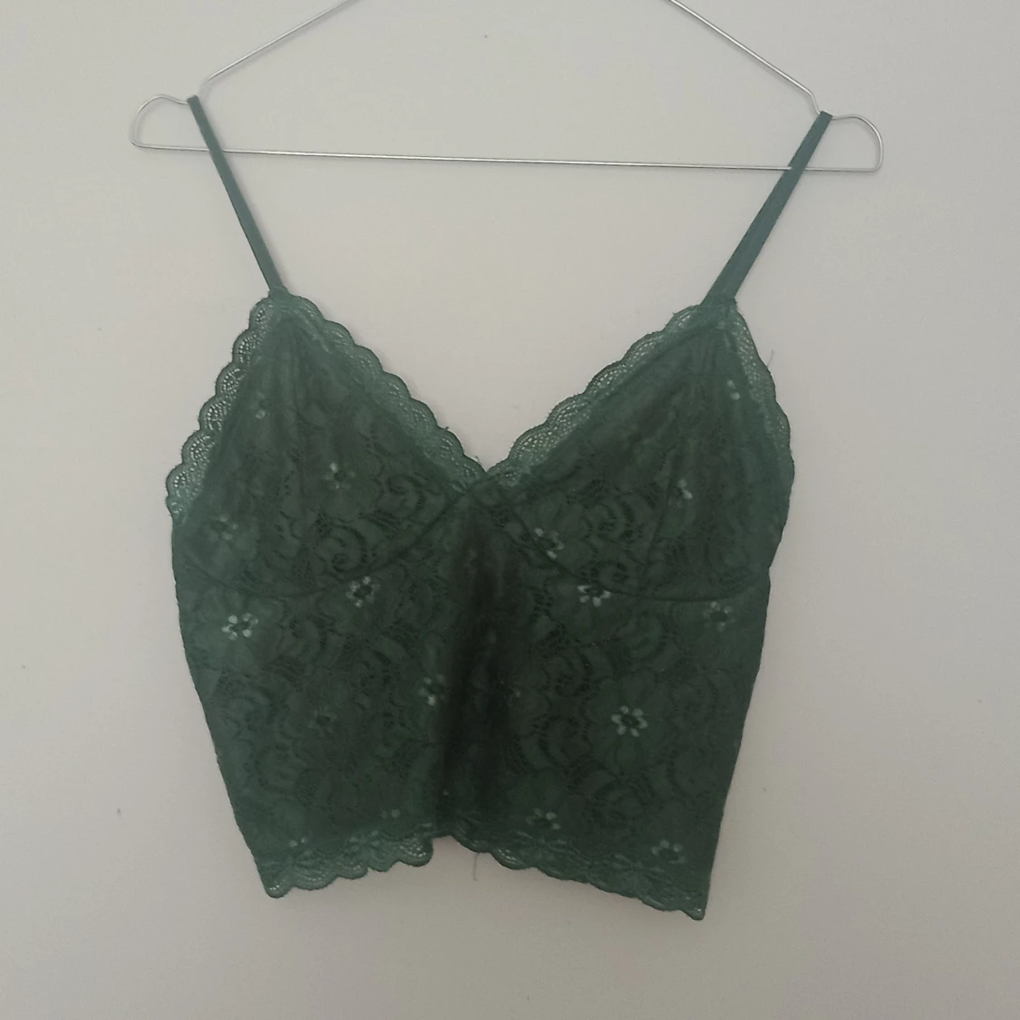 Grön spetslinnetopp från Bik Bok