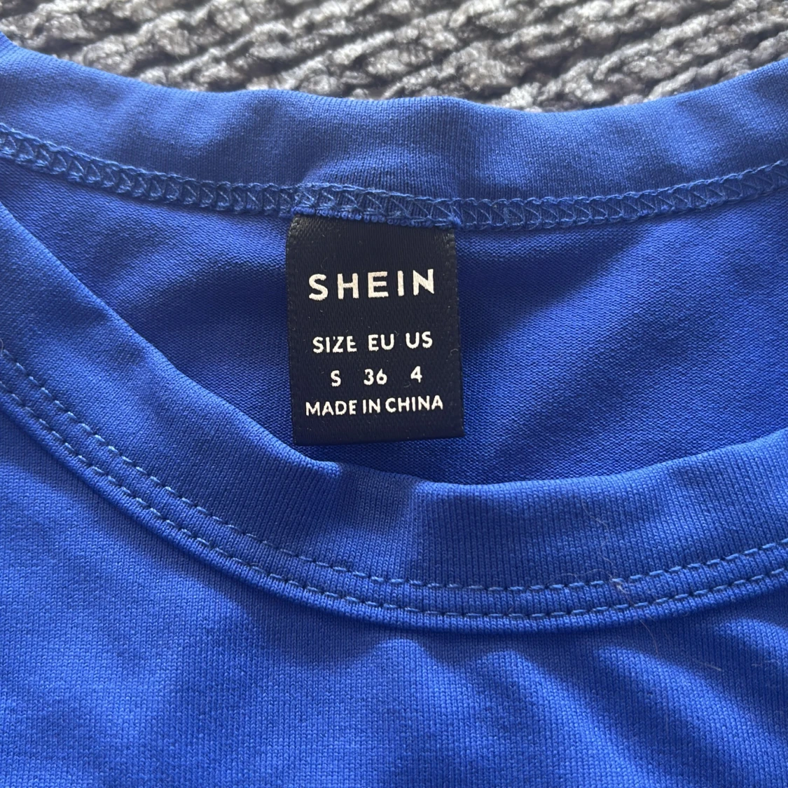 Blå t-shirt från SHEIN, storlek S - 2