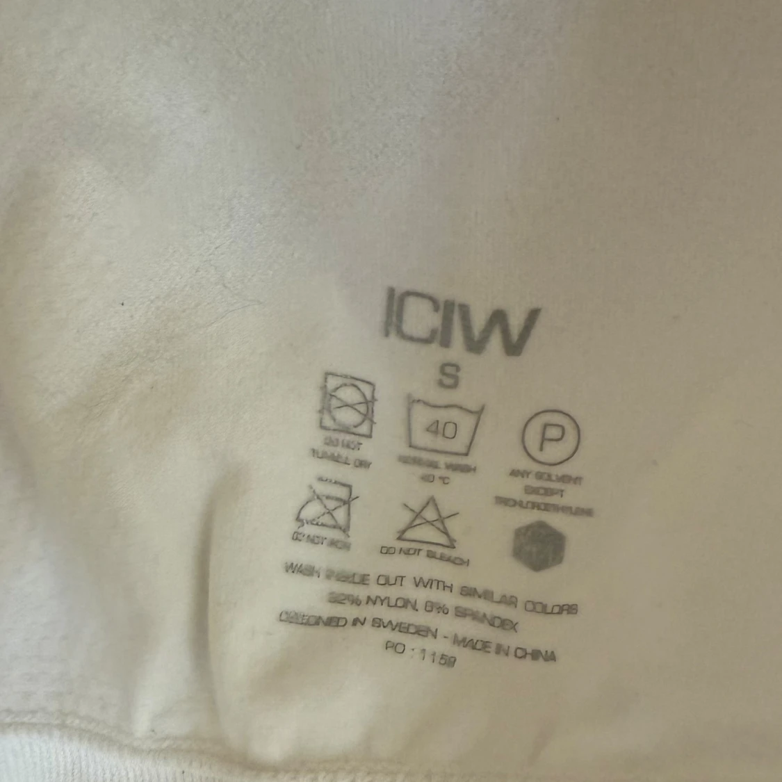 Vit zipup träningstopp/tröja ICIW - 2