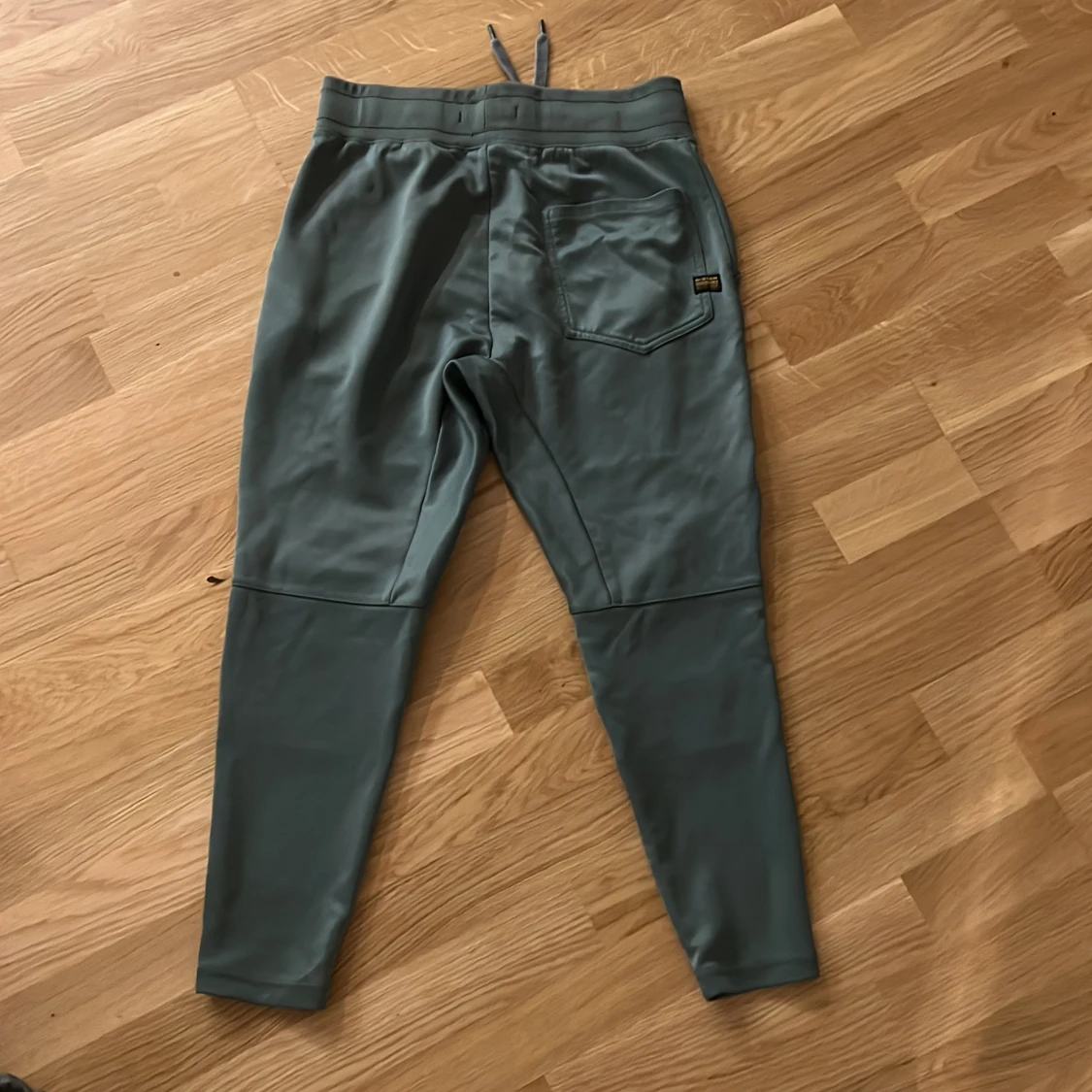 Gstar Gröna mjukisbyxor med snörning - 1