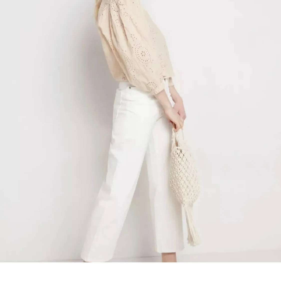 Beige broderad blus från Lindex - 4