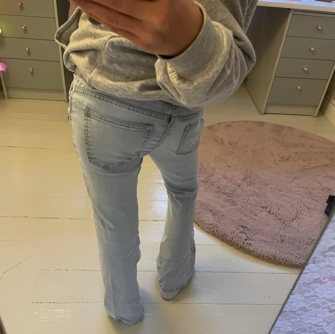 Ljusblå bootcut jeans låg midja - 2