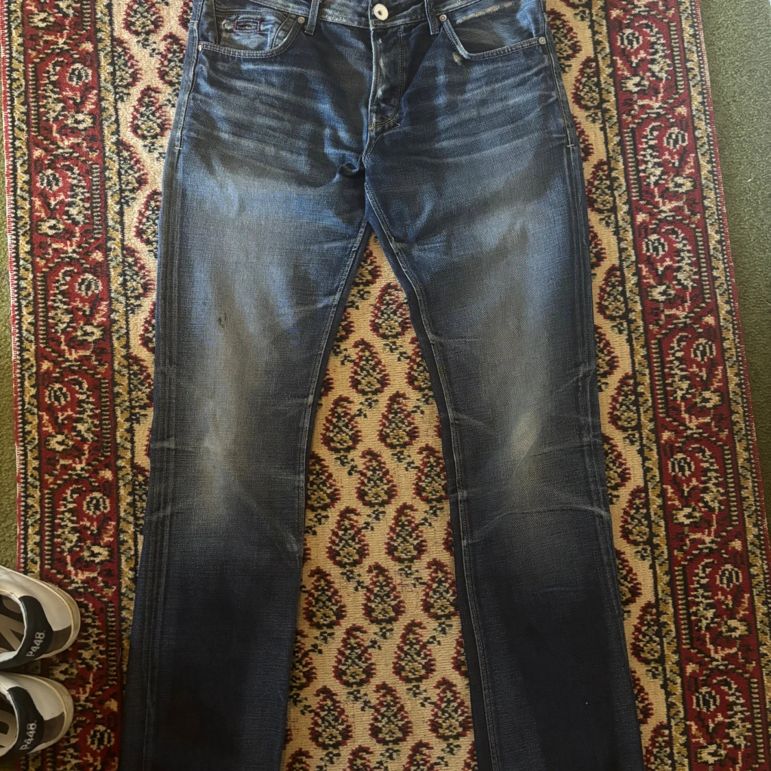 Blå selvedge jeans med otroligt fet wash - 2