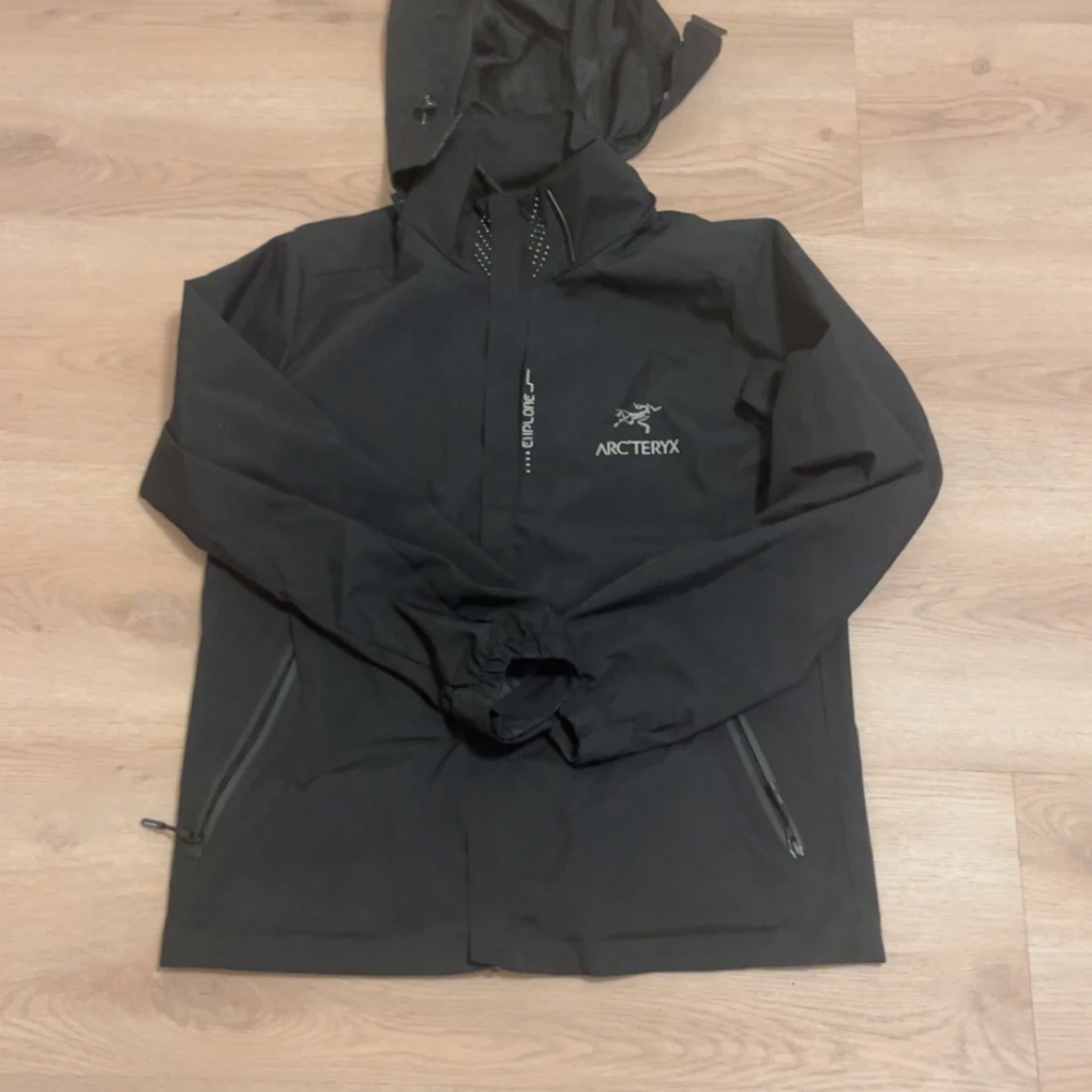 Svart vindjacka från Arc'teryx M