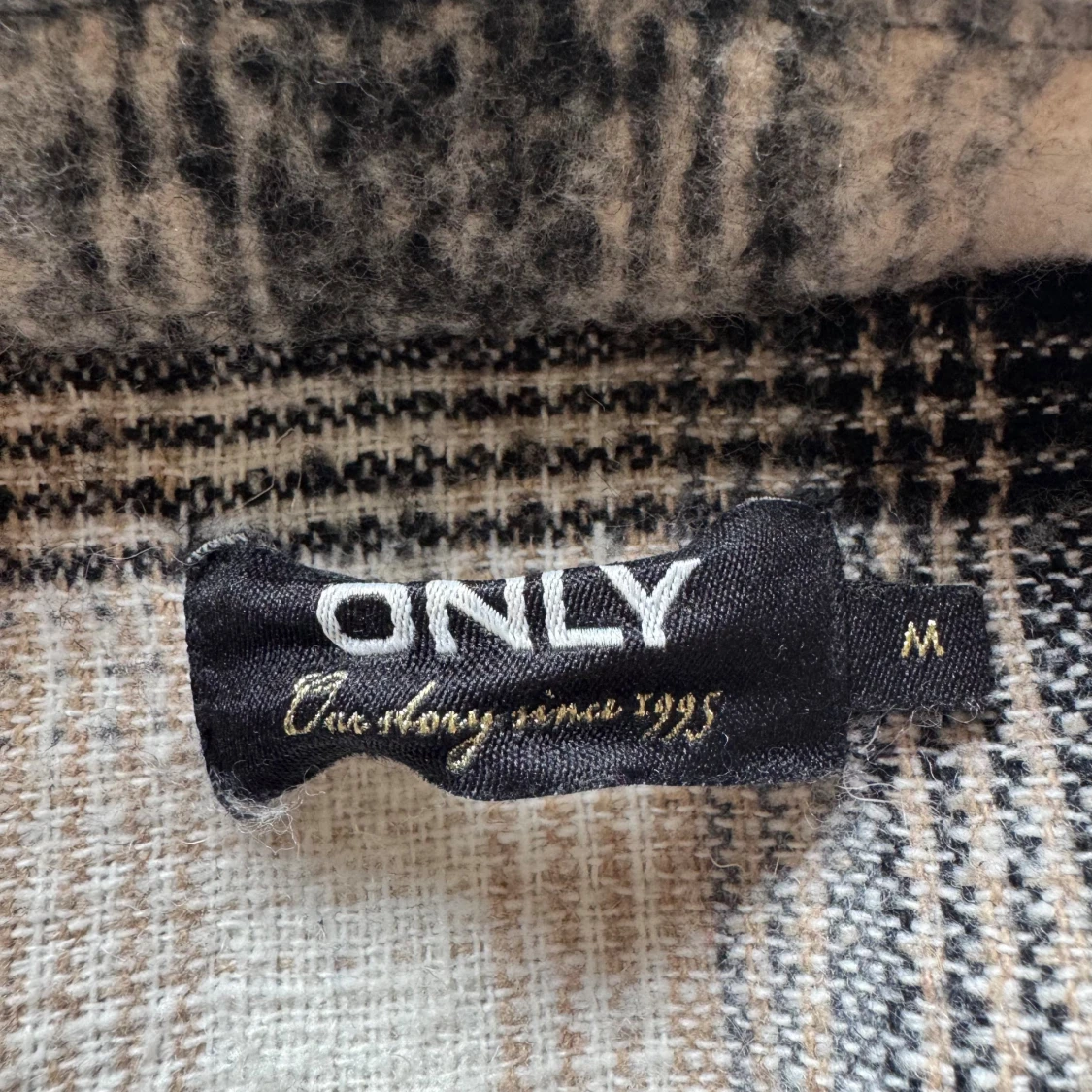 Rutig kappa från ONLY  - 1