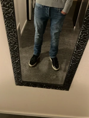 Jack and Jones slim fit jeans  - Riktigt feta jeans från Jack and Jones! I princip nyskick inga defekter köptes nyligen för 999. Storlek 30 30 och väldigt bra passform. Priset självklart diskuterbart😊