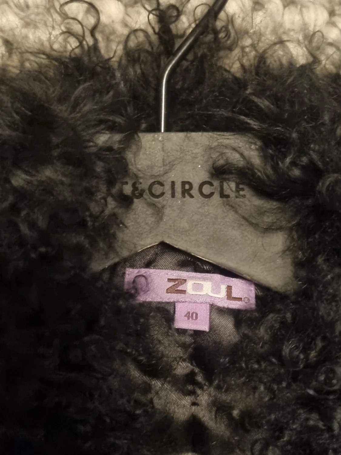 Svart mocka jacka med fuskpäls krage - 2