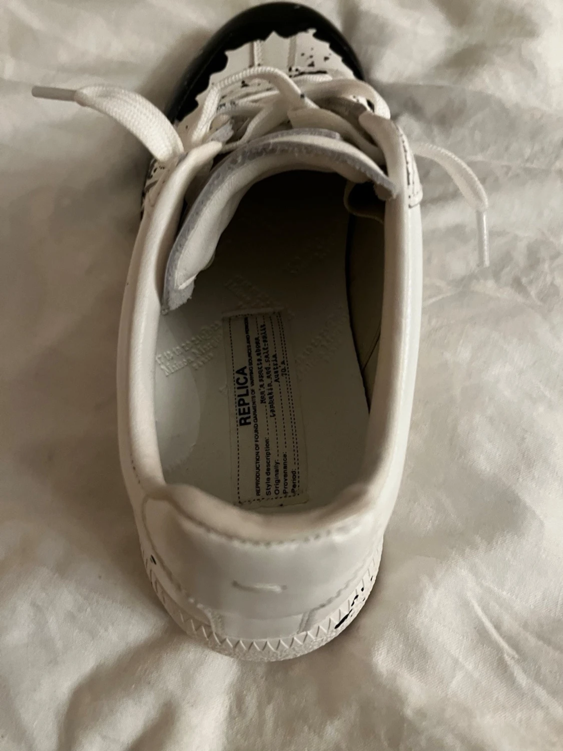 Svarta och vita sneakers med färgstänk - 5