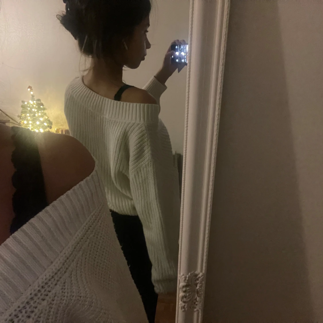 Vit stickad offshoulder tröja - 91