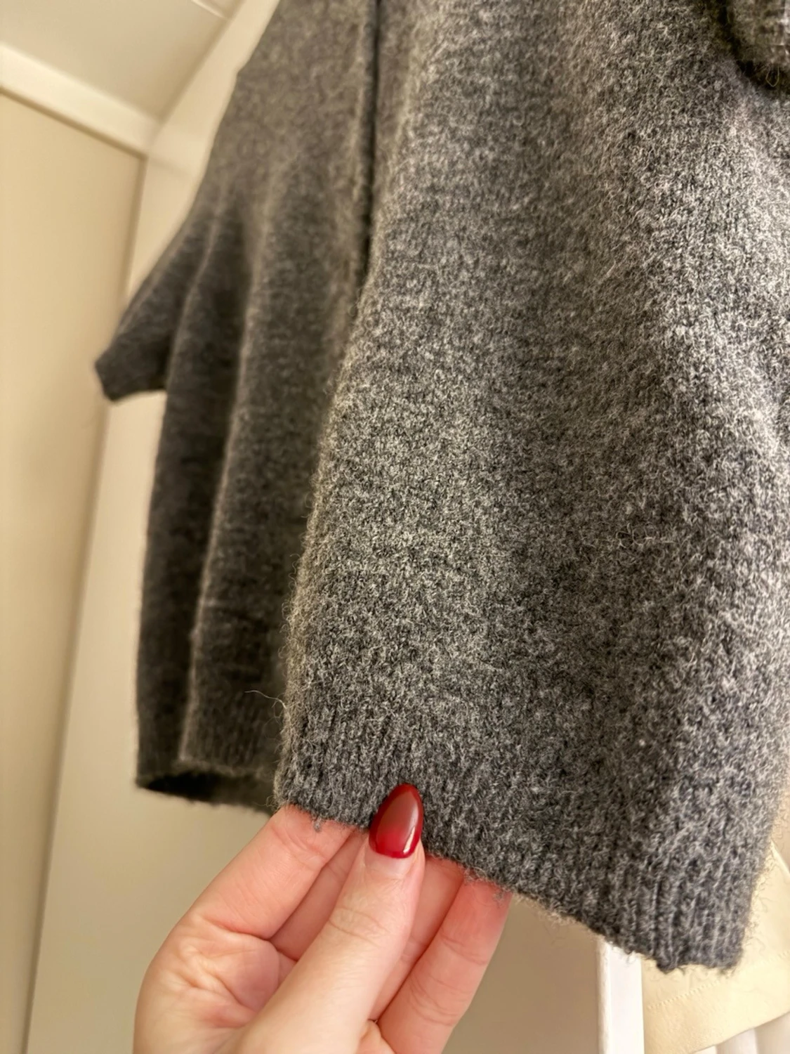 Mörkgrå kortärmad kofta - 3