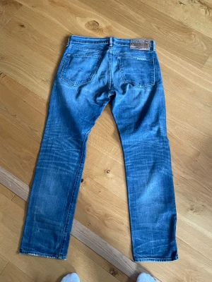 Denim & Supply Ralph Lauren jeans - Vintage Ralph Lauren jeans, 33/32 i storlek men sitter snarare som 32/32, fet fade och slitningar, skriv om ni har fler frågor 