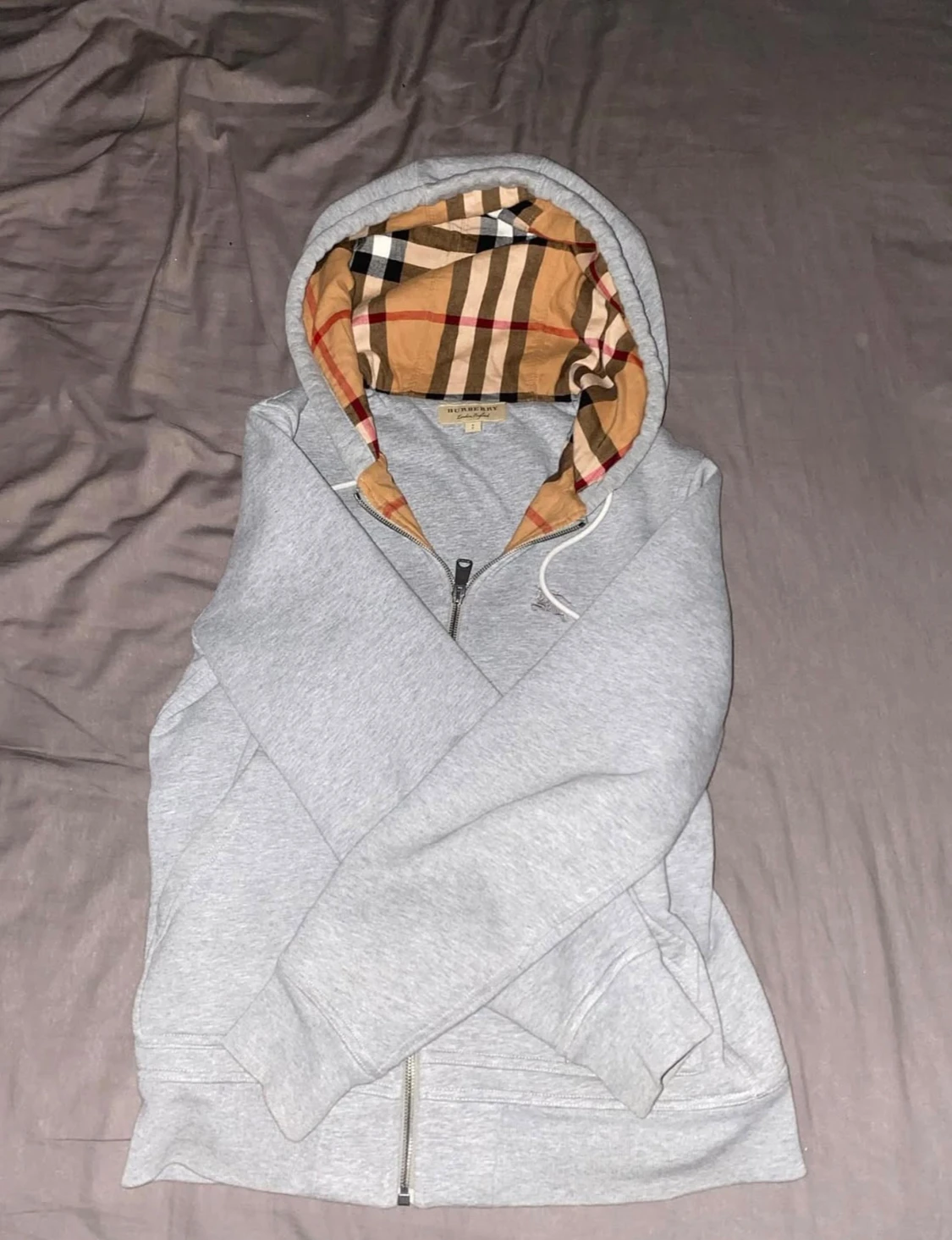 Grå Burberry hoodie med dragkedja