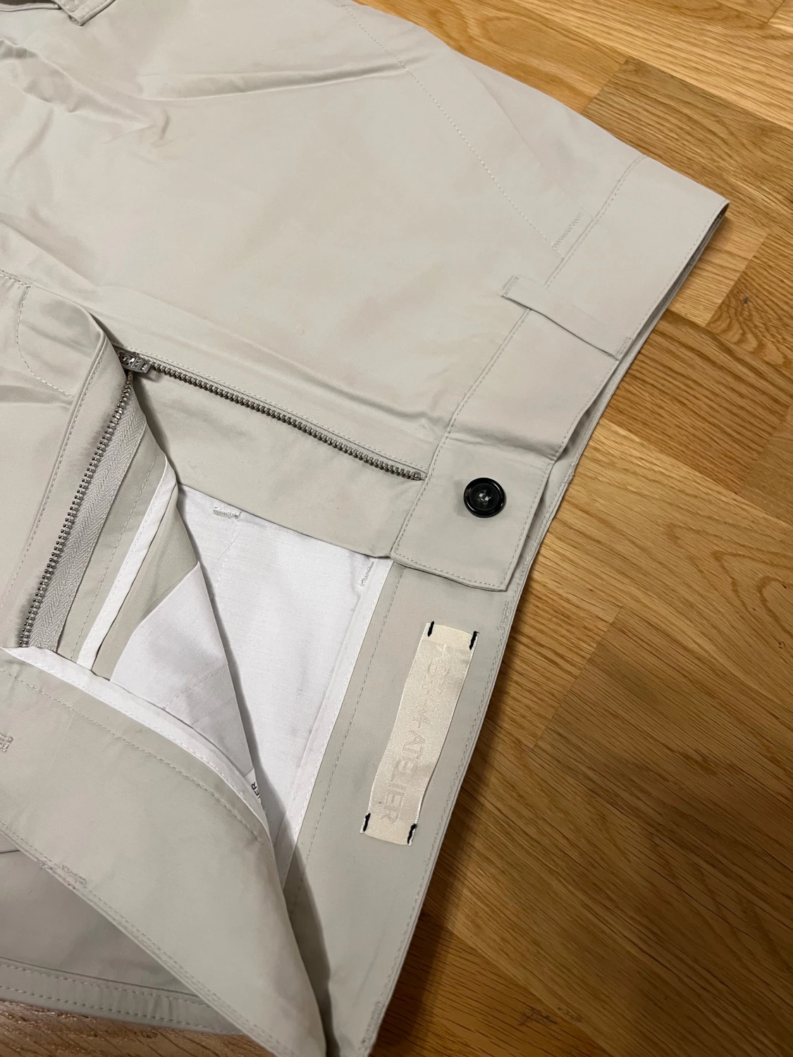 Beige cargopants från Elier - 2