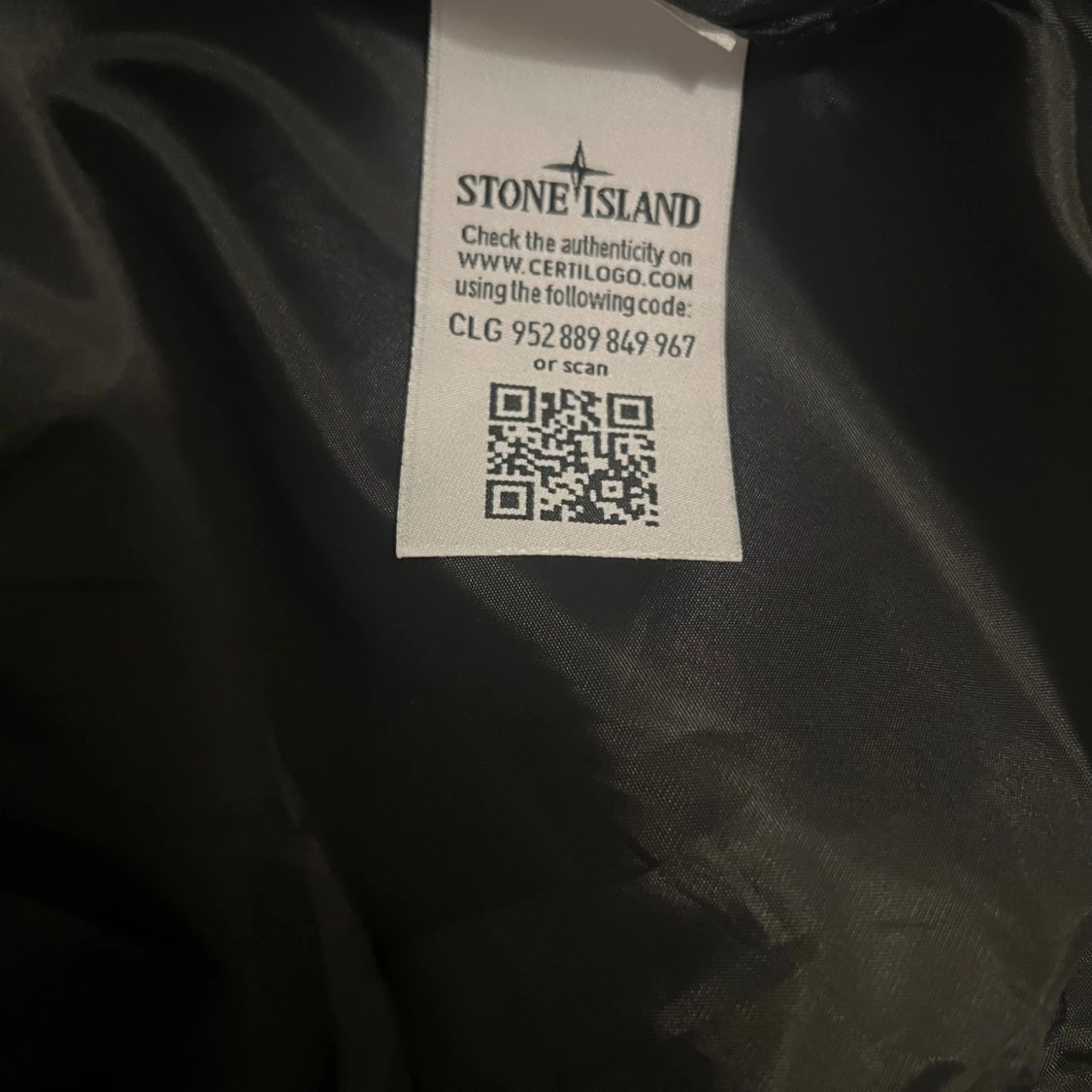 Svart vindjacka från Stone Island - 4