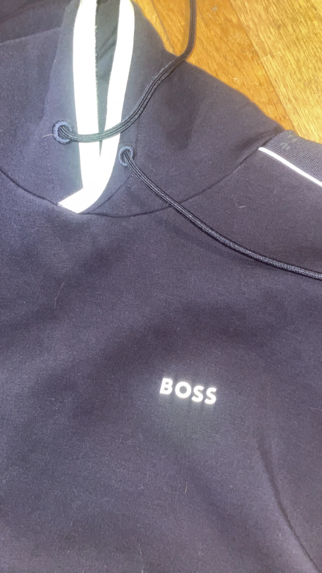 Svart hoodie från BOSS med snörning - 5