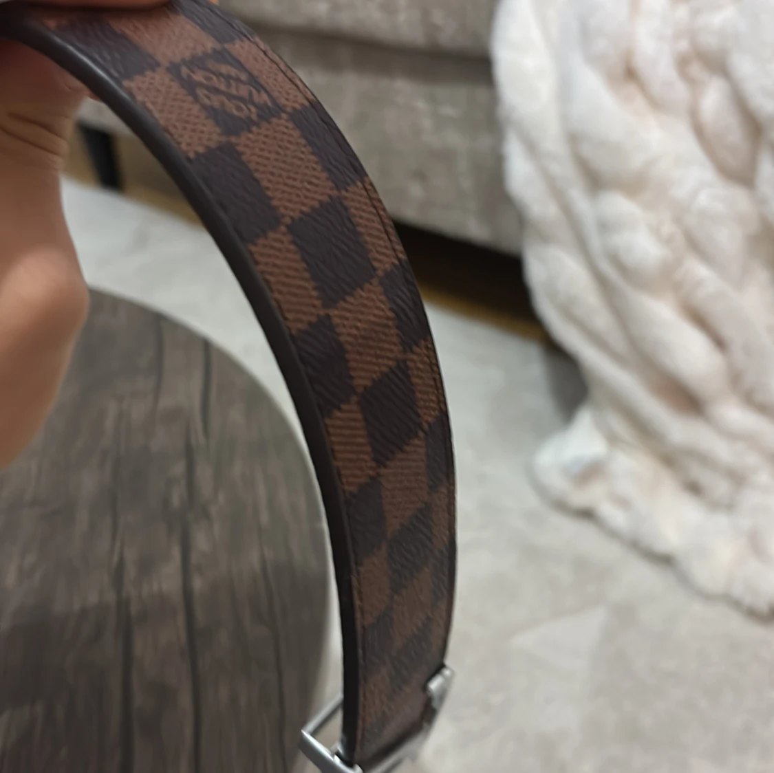 Säljer en svart brun bält fin - 4