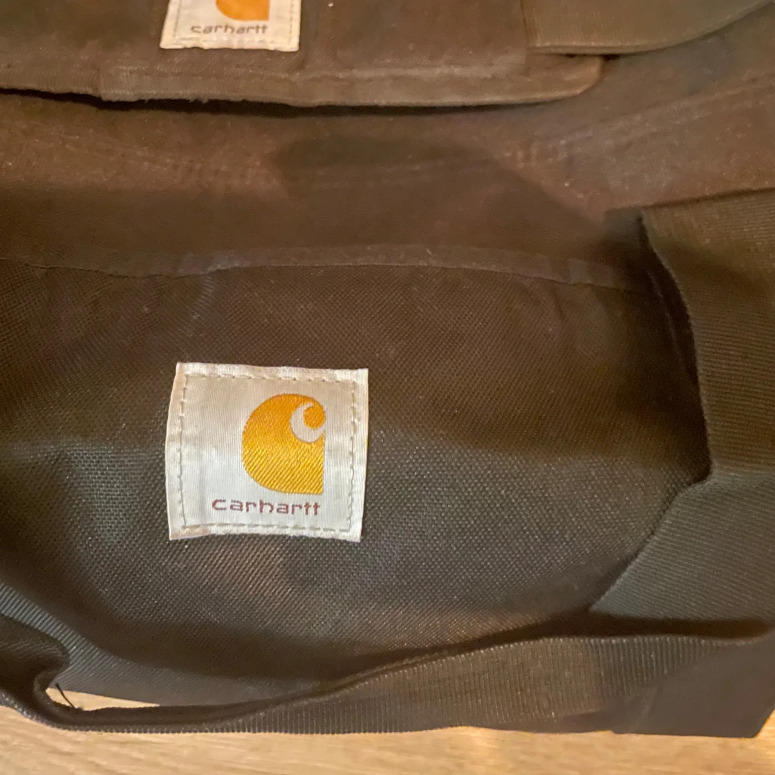 Svart duffelväska från Carhartt - 1