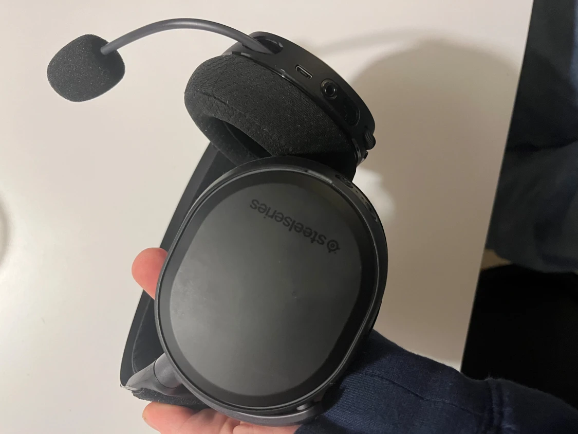 SteelSeries Arctis Pro Wireless - 2