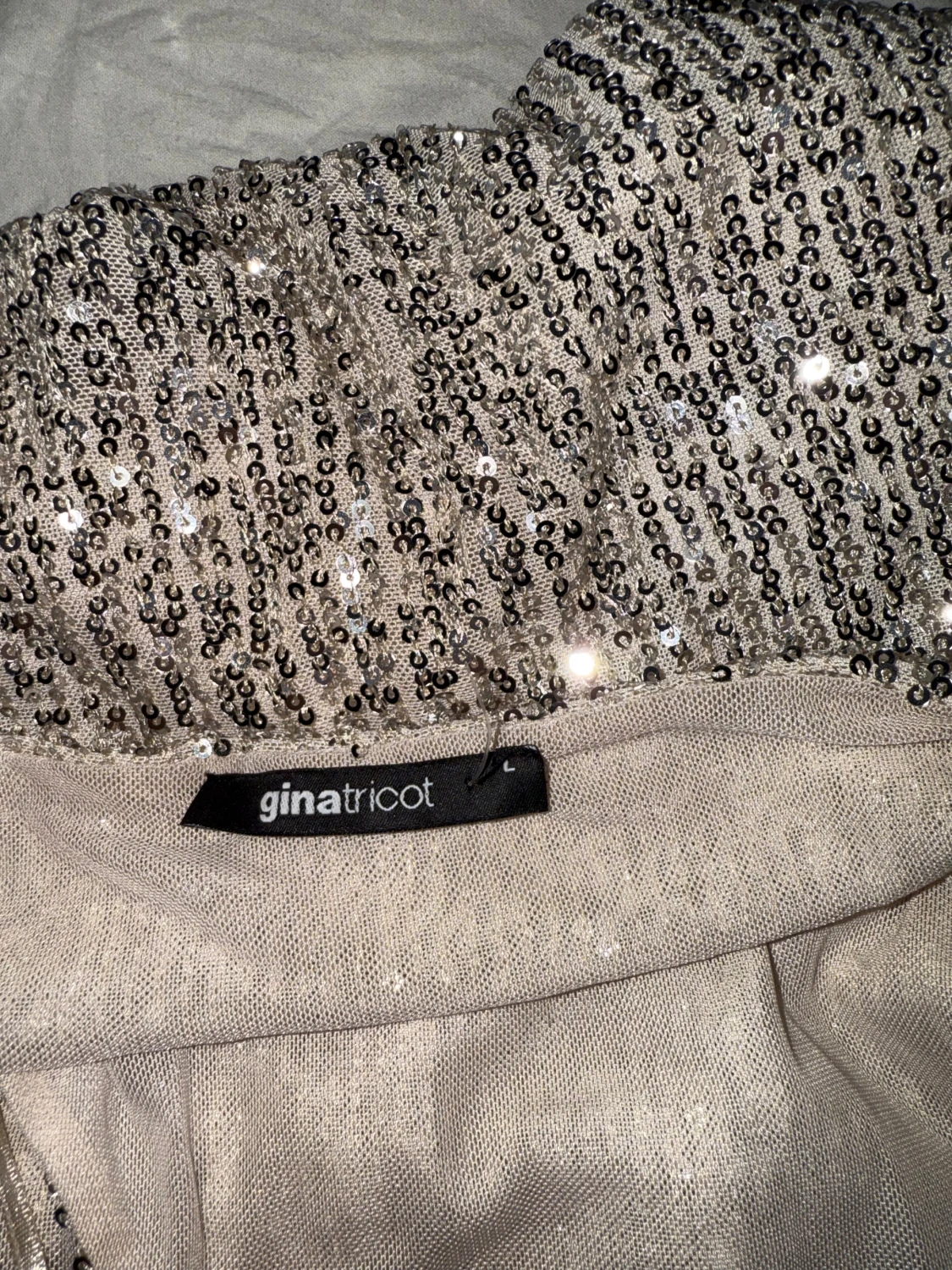 Glittrig topp öppen rygg  - 4