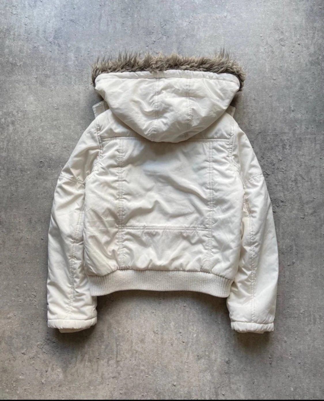 Vit 2000s y2k pufferjacka  - 2