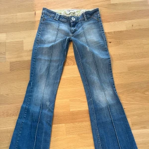 Bootcut  - Snygga blå bootcut jeans från TRF Denim Rules🩵med snygga fickor! 