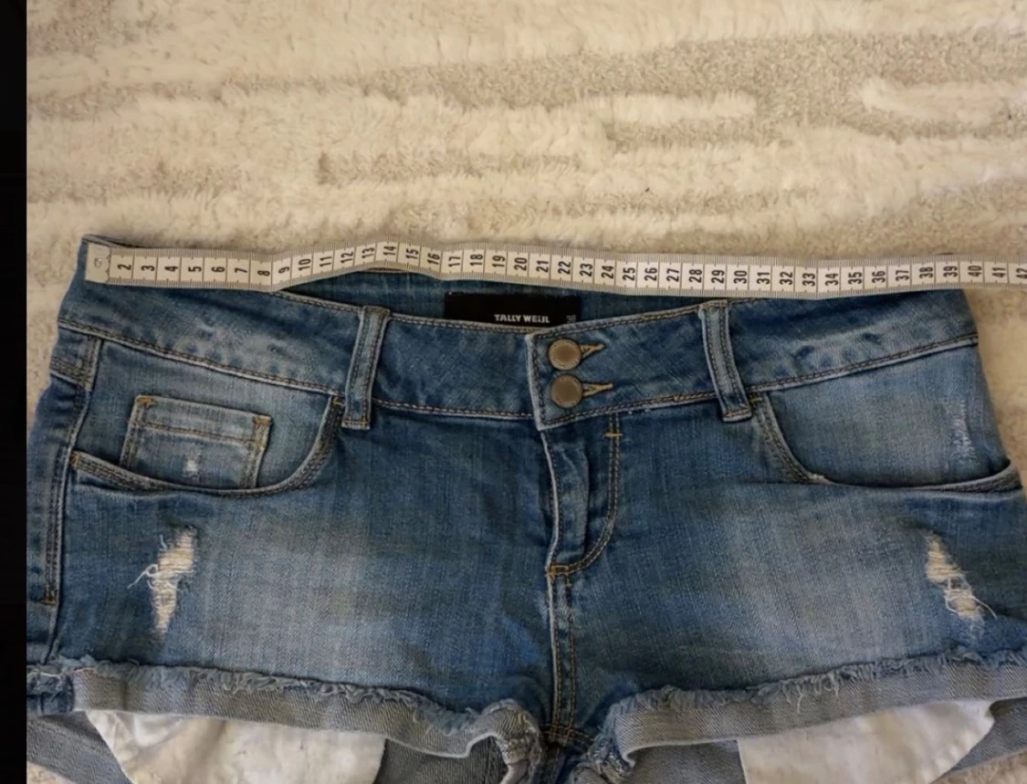 Blå denimshorts med låg midja - 4