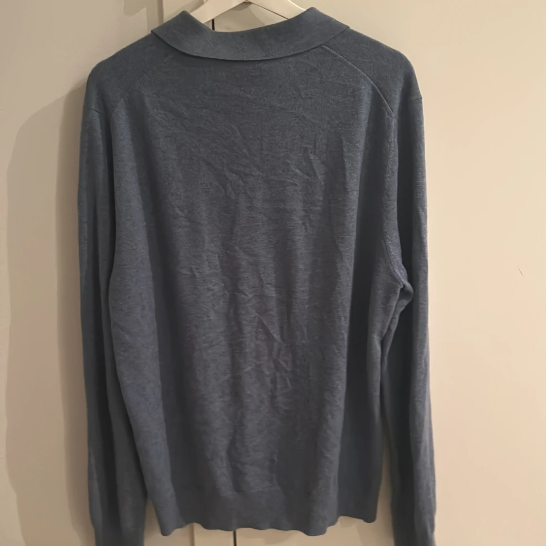 Ljusblå långärmad pikétröja från Filippa K - 2