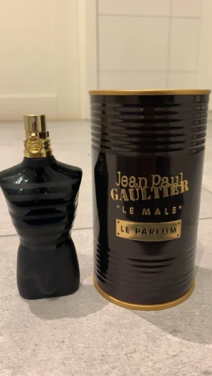 Jean Paul Gaultier Le Male Parfum - 95% av innehållet är kvar Jean Paul Gaultier. Le Male Parfum Intense, 75ml