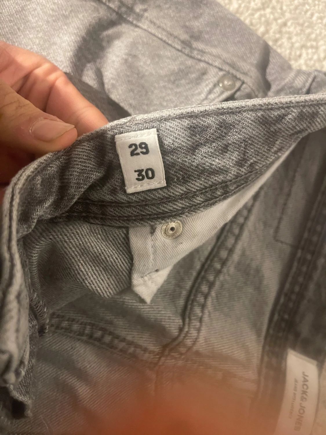 Gråa Jack and Jones jeans  - 4