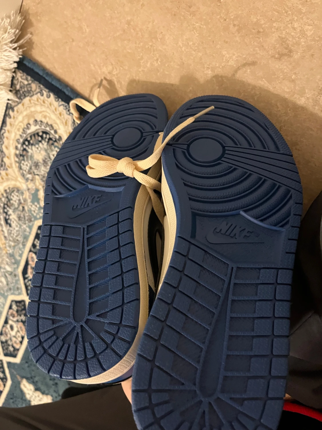 Nike Air Jordan 1 Low Travis Scott - 1