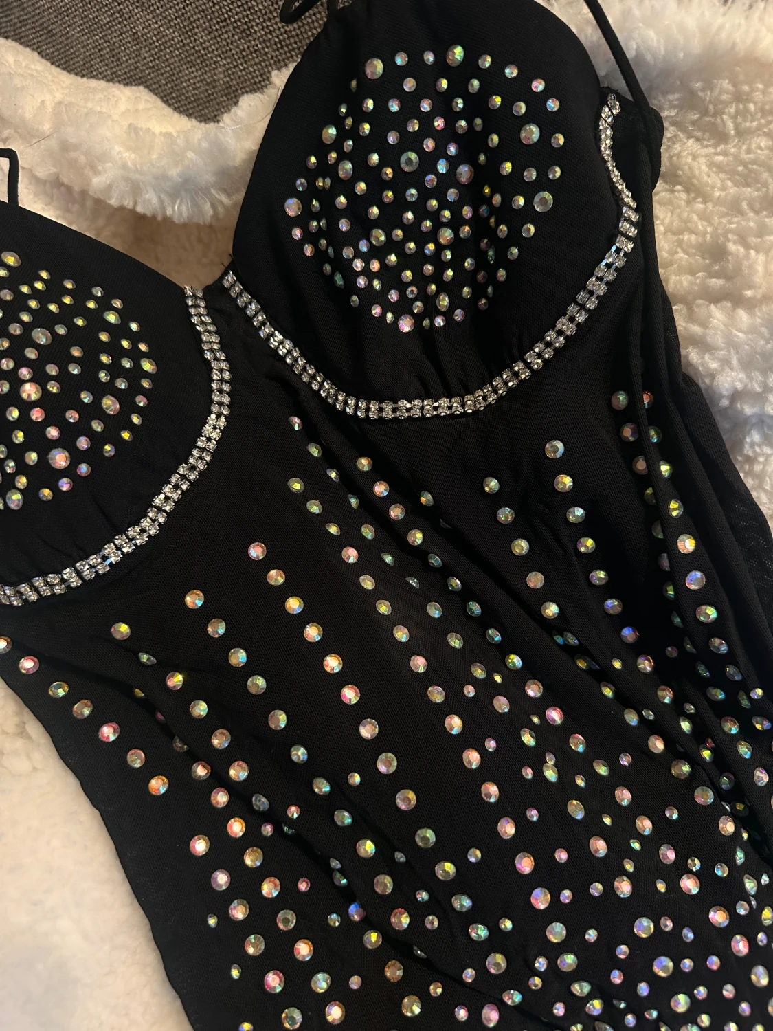 Svart långklänning med strass