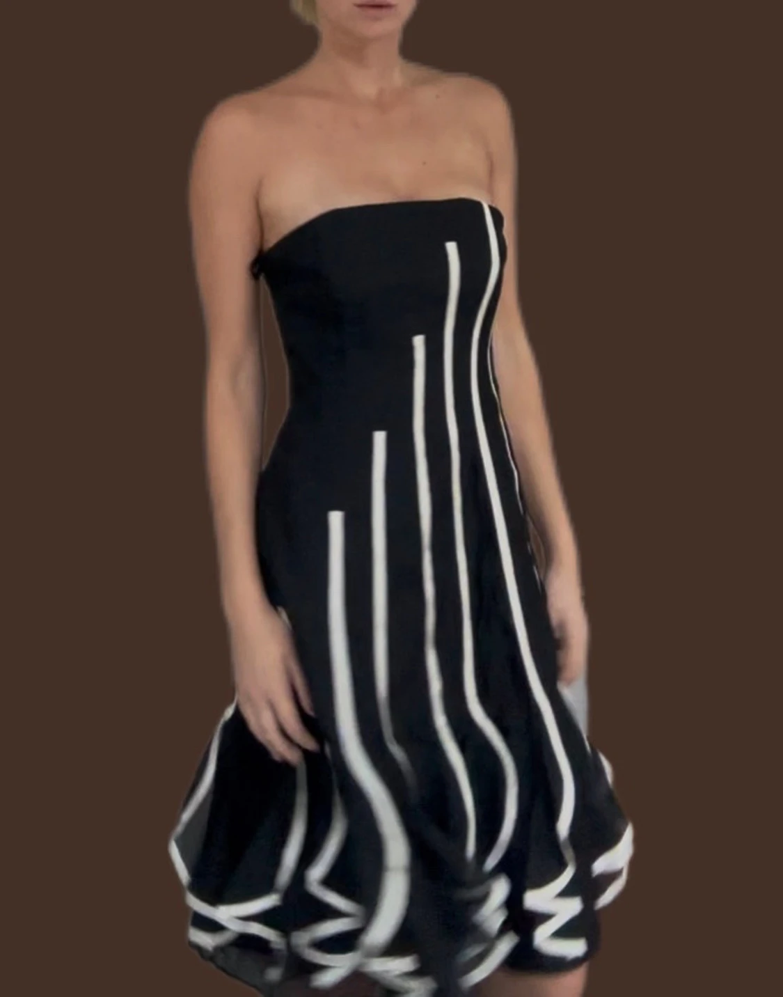 Elegant sidenklänning helt ny med prislapp  - 4