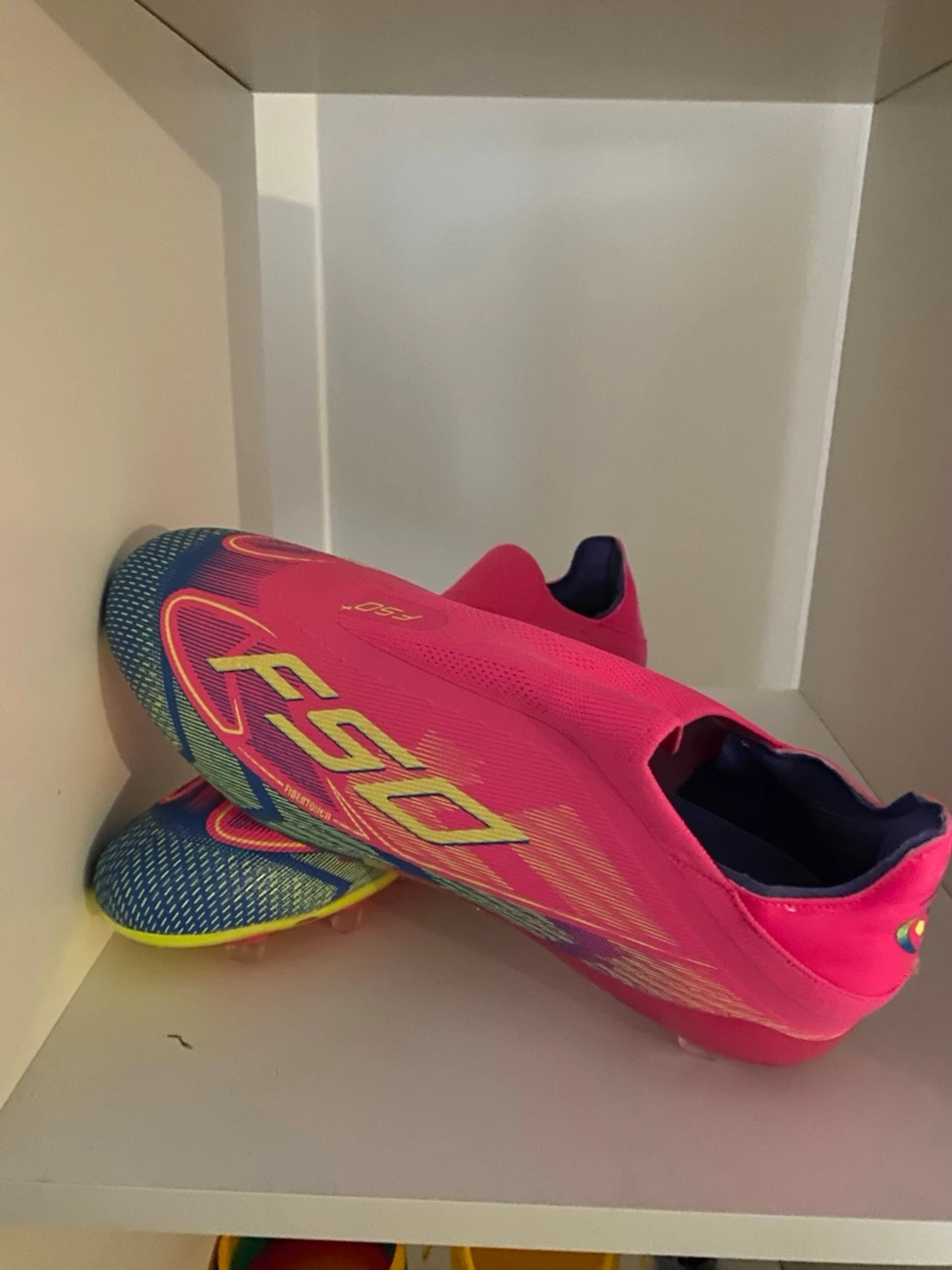 Adidas F50 rosa fotbollsskor