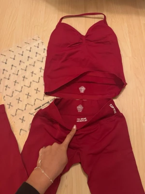 dfyne sett röd - super söt dfyne sett modell impact !! knappt använd❤️