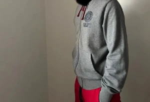 Gant Hoodie Storlek S - Mysig Gant hoodie köpt på NK. Fint mönster i luvan. storlek Small. 