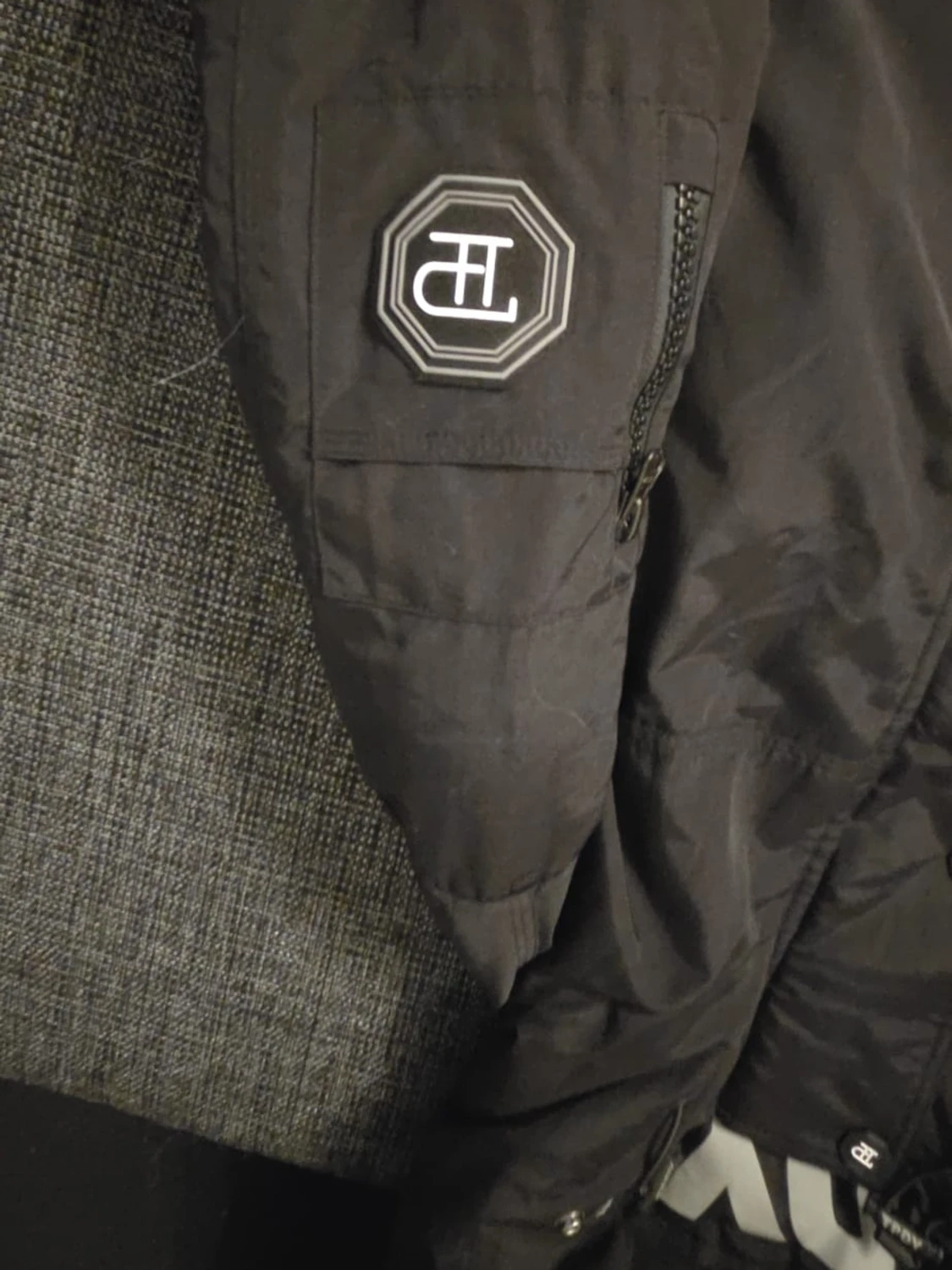 Svart pufferjacka från TPDY