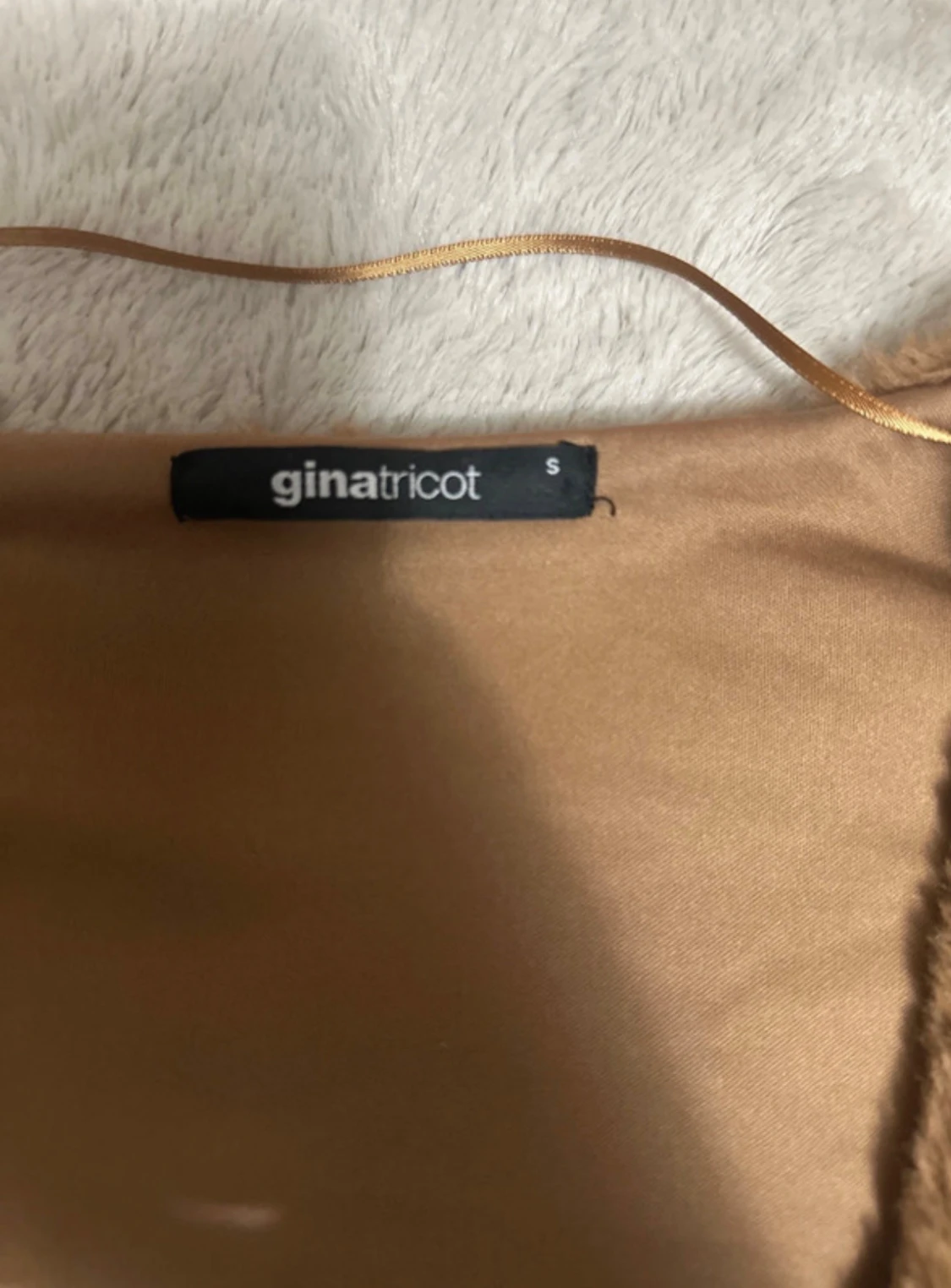Brun pälsjacka från Gina Tricot - 2