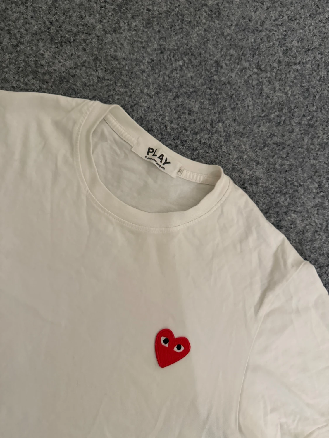 CDG White T shirt red heart - 1