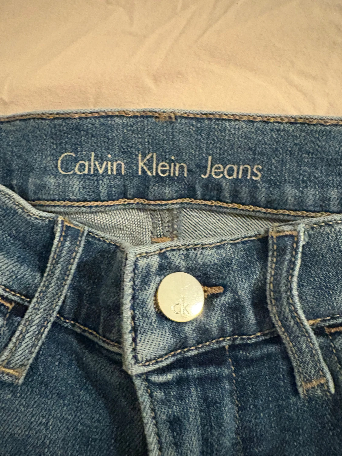 Blå Calvin Klein jeans med slitningar - 3