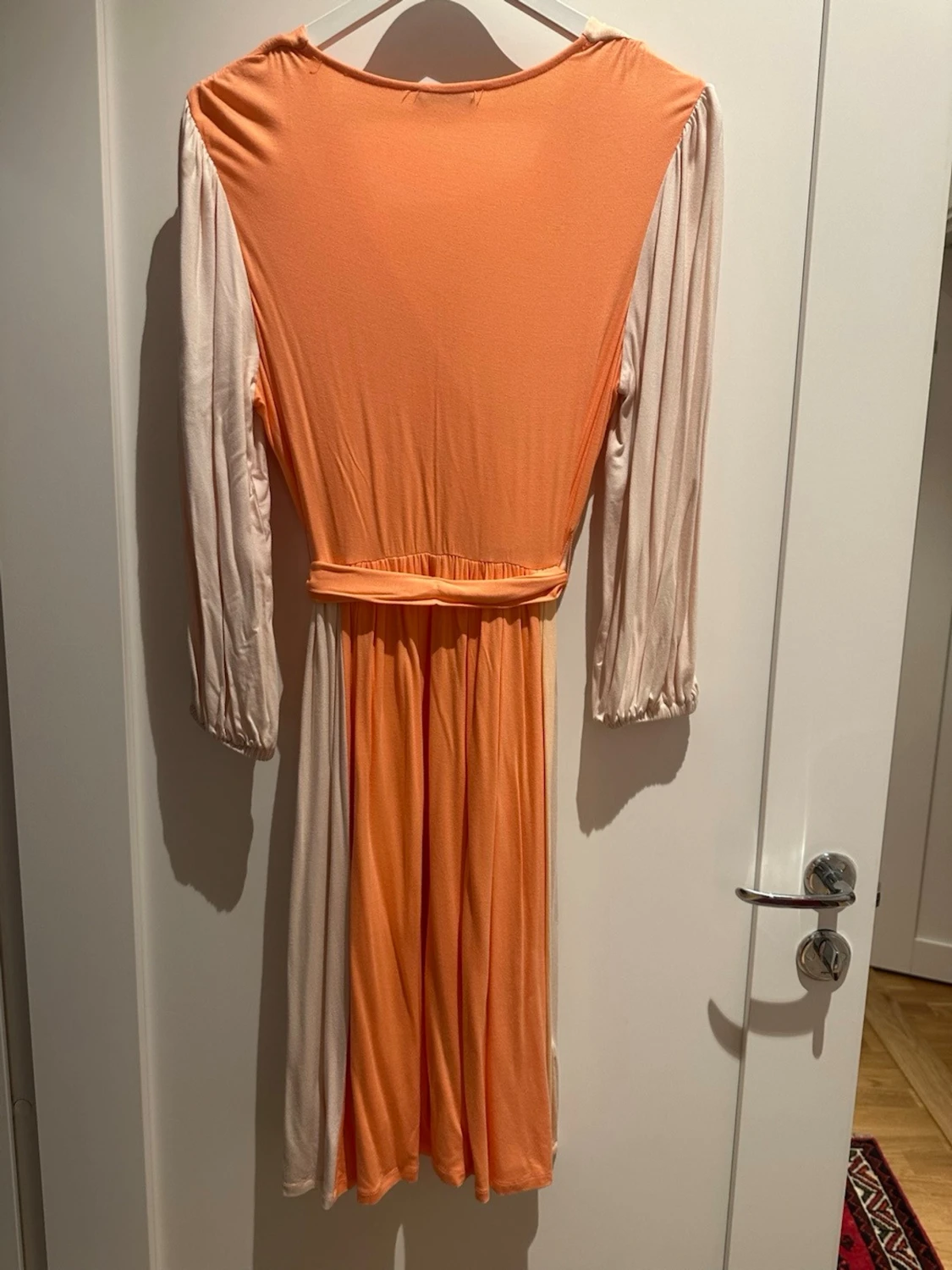 Omlottklänning från Calvin Klein stl XS - 1